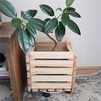 【連載】100円ショップのウッドデッキパネルで鉢カバーをDIY【anさんのおうちと暮らしがもっと楽しくなるDIYダイアリー】