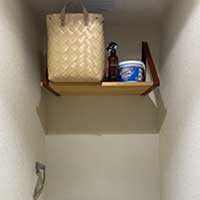 工具はほぼいらない！トイレの上に革と木天板とフックで棚を作ってみた