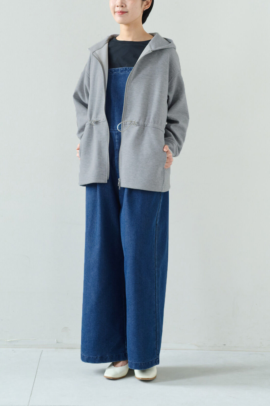 IEDIT|IEDIT[イディット]　大人仕様しなやかデニムサロペット〈ブルー〉|モデル身長：163cm　着用サイズ：M