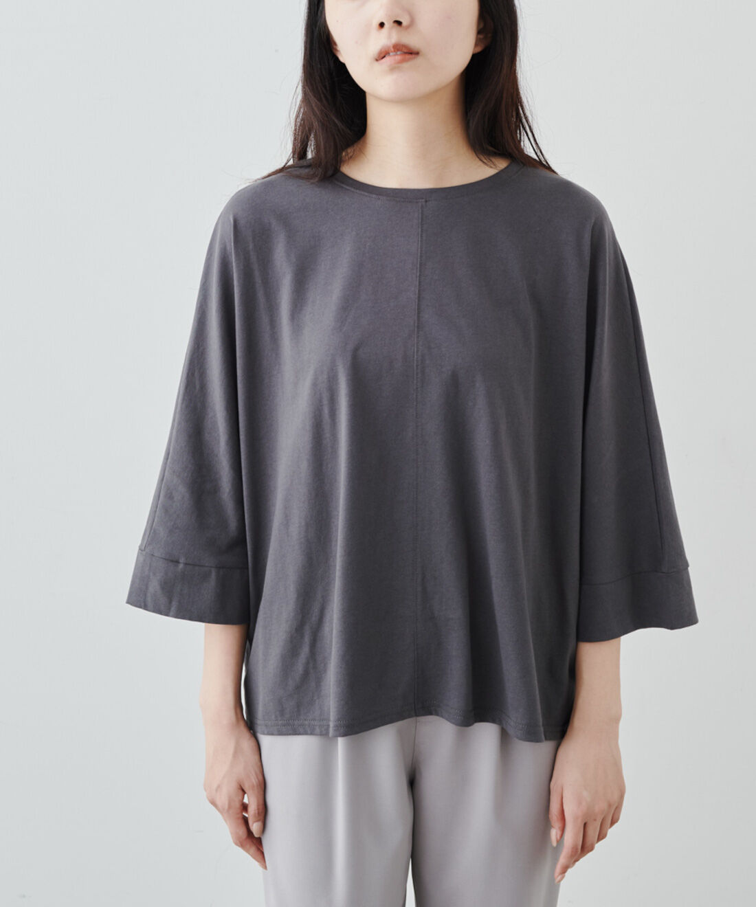 IEDIT|IEDIT[イディット]　UVカット・接触冷感機能の綿100％国産ドルマンTシャツ〈ライトグレージュ〉|これは参考画像です。お届けするカラーとは異なります。