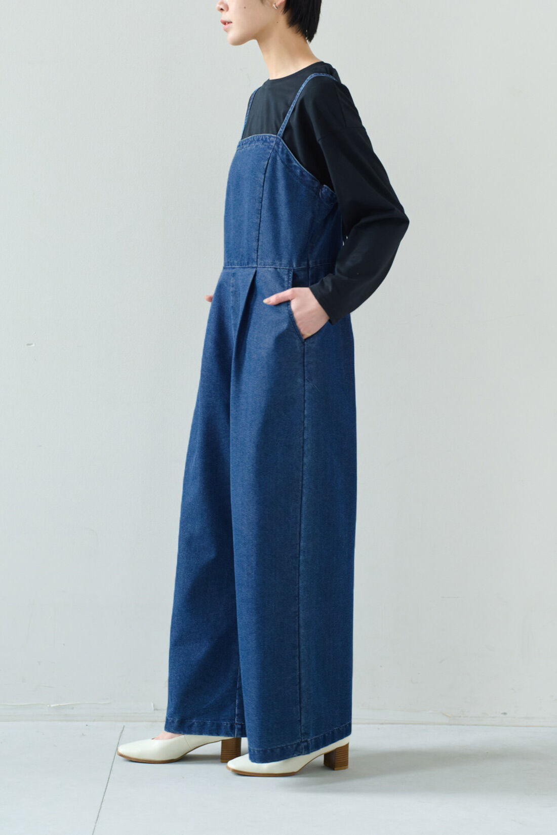 IEDIT|IEDIT[イディット]　大人仕様しなやかデニムサロペット〈ブルー〉|モデル身長：163cm　着用サイズ：M