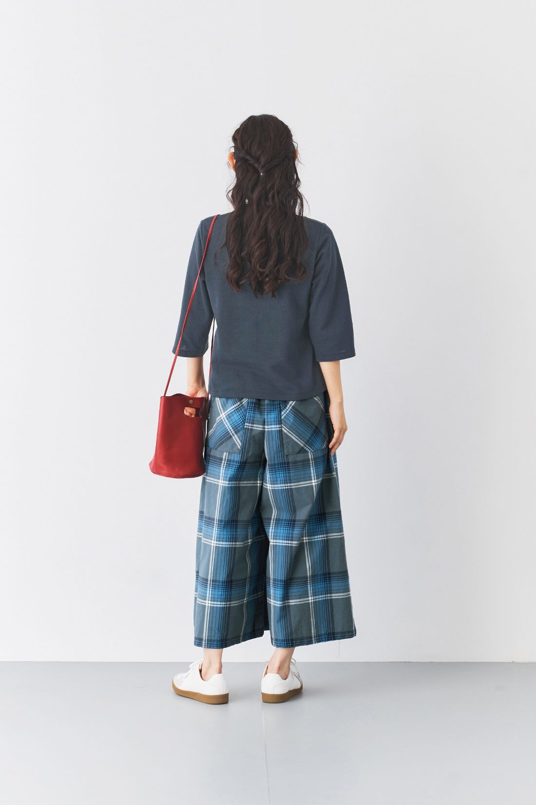 and myera|and myera ちょっぴりコンパクトなハイネックTシャツの会