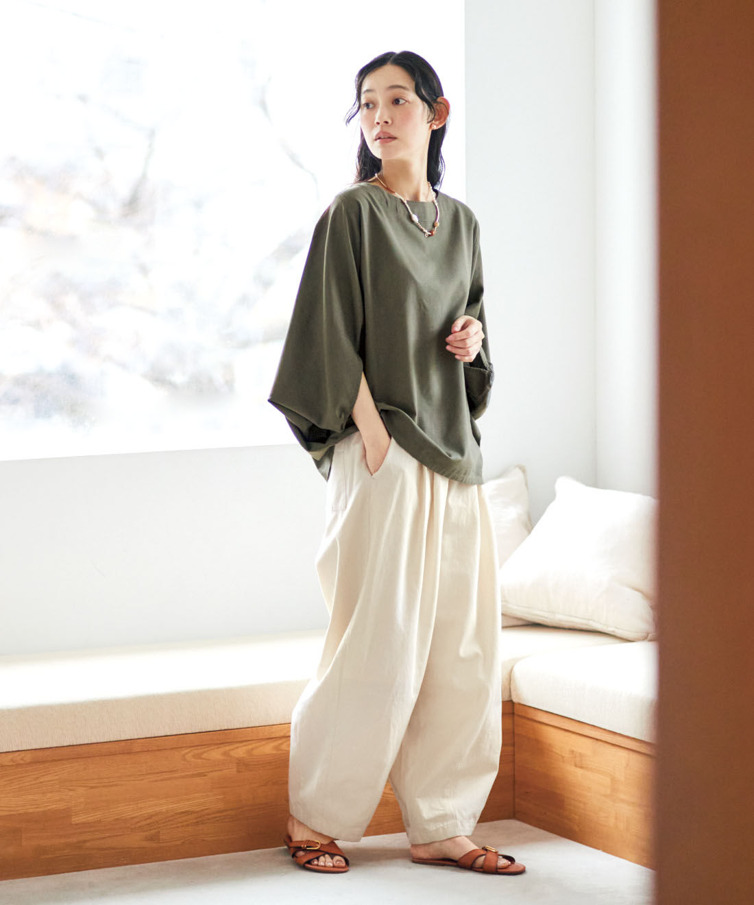 and myera|バニラアイスのようなバレルパンツのコーディネート