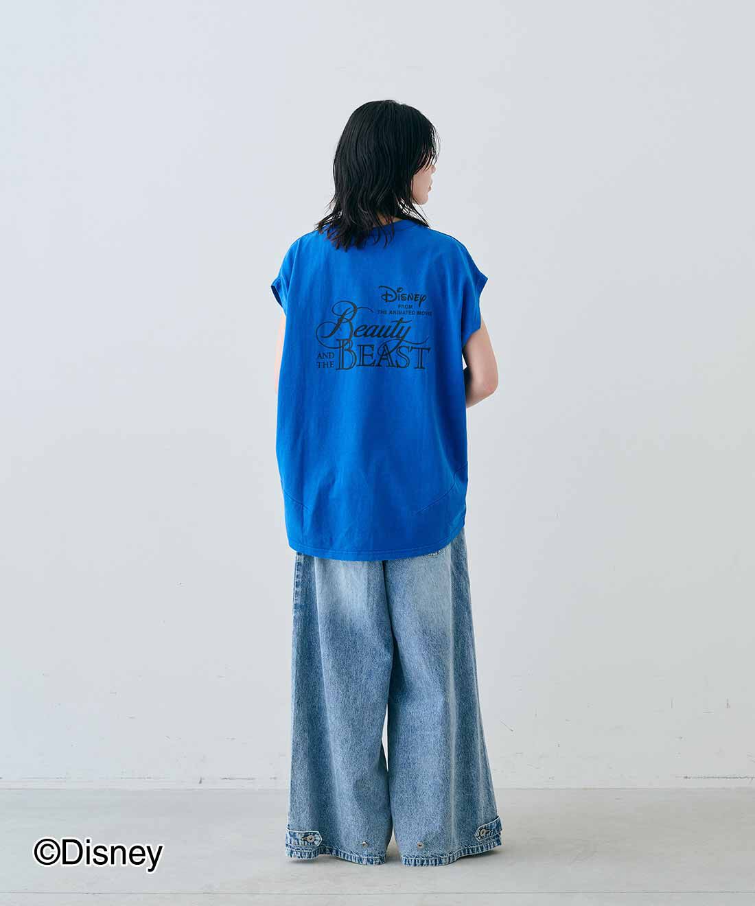 MEDE19F|【Disney】古着屋でみつけたようなノースリーブTシャツ〈美女と野獣〉とEDER SHOES 1398 ARGENTO /NATURALEのコーディネート