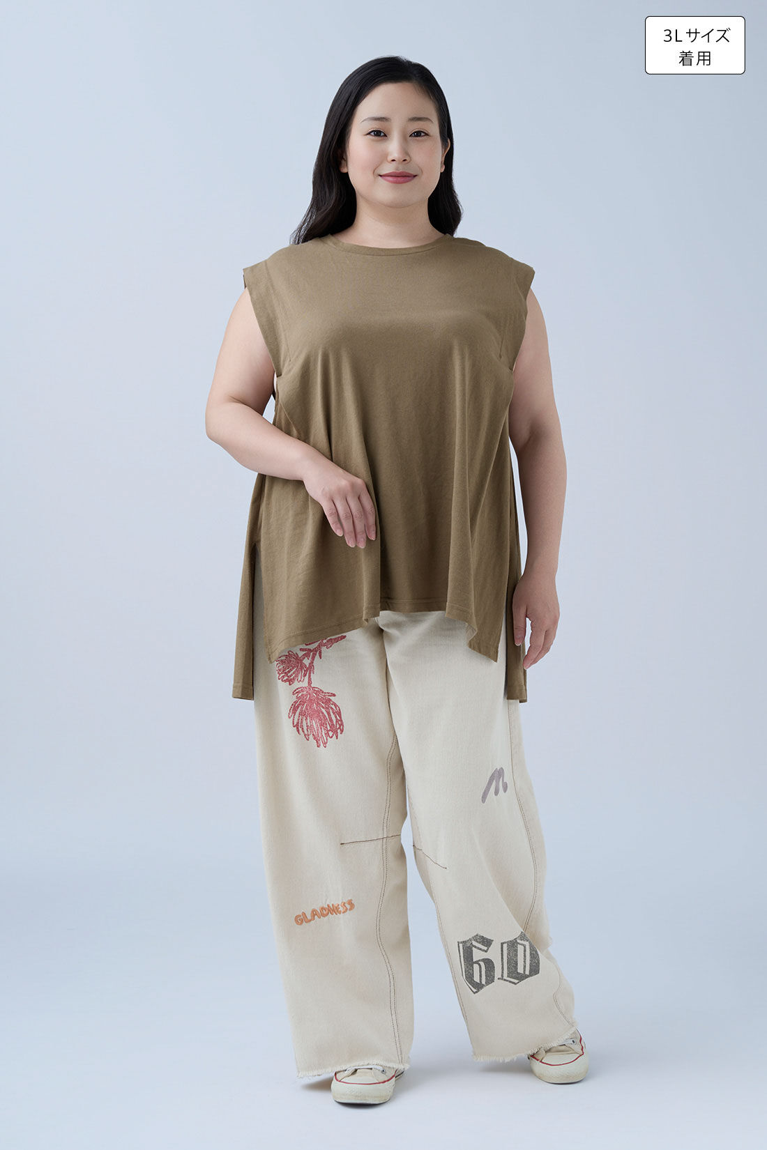 MEDE19F|刺繍とプリント バレルパンツ〈オフホワイト〉のコーディネート|身長：160cm バスト：113cm ウエスト：90cm ヒップ：115cm 太ももまわり：63cm