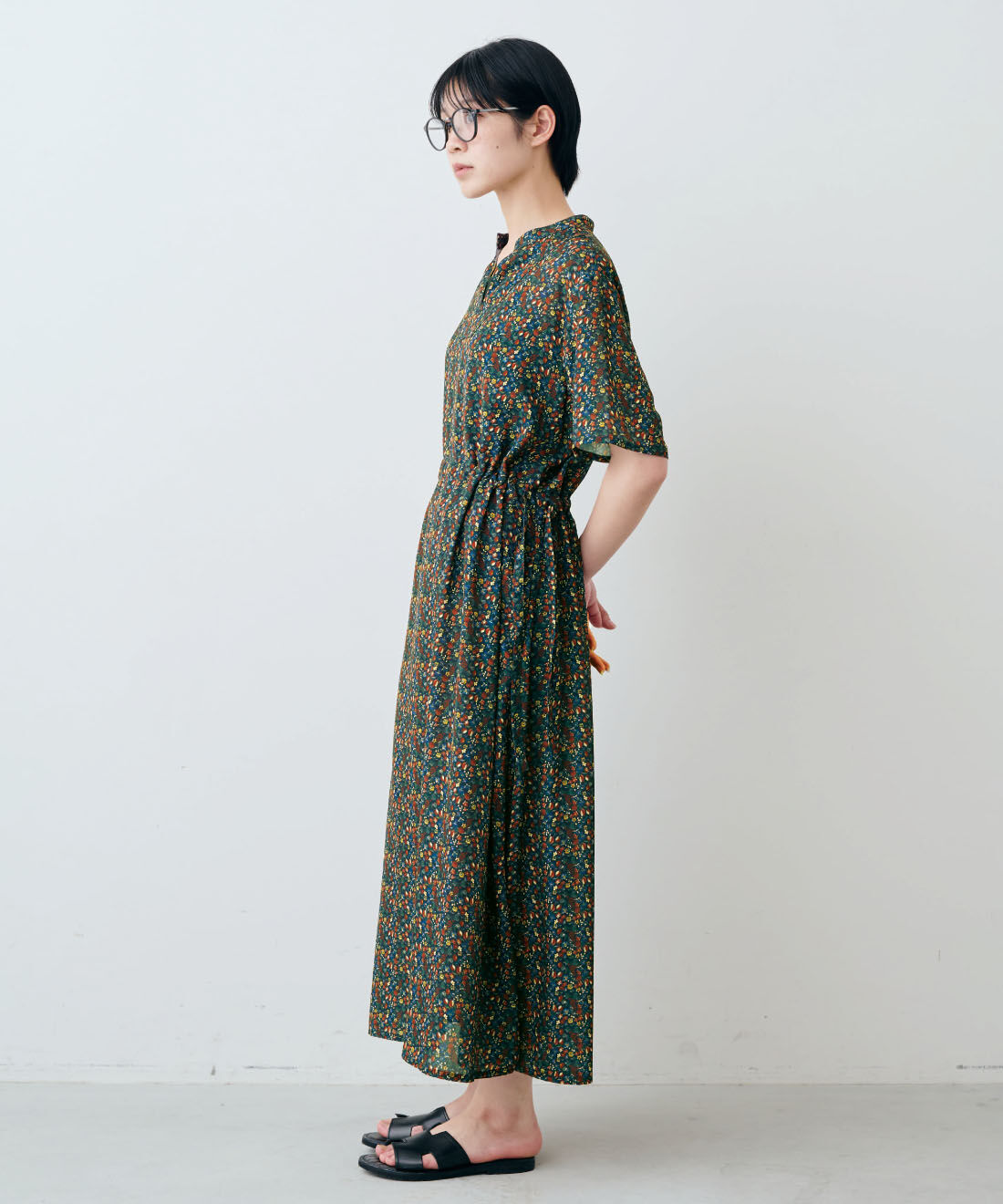 THREE FIFTY STANDARD|ミュルーズモダン 総柄 ヴィンテージプリントワンピース〈ネイビー〉のコーディネート