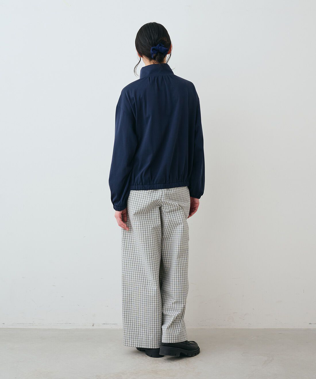 THREE FIFTY STANDARD|モノトーンチェックのイージーパンツ〈オフホワイト〉のコーディネート