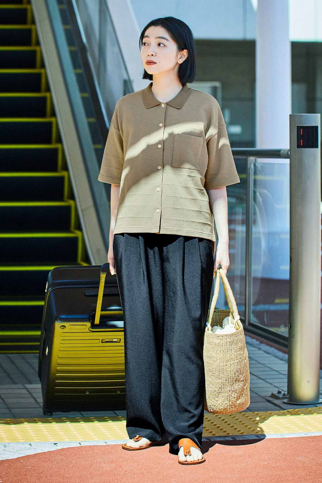 THREE FIFTY STANDARD［スリーフィフティースタンダード］ | しわになりにくい タックパンツ〈ブラック〉