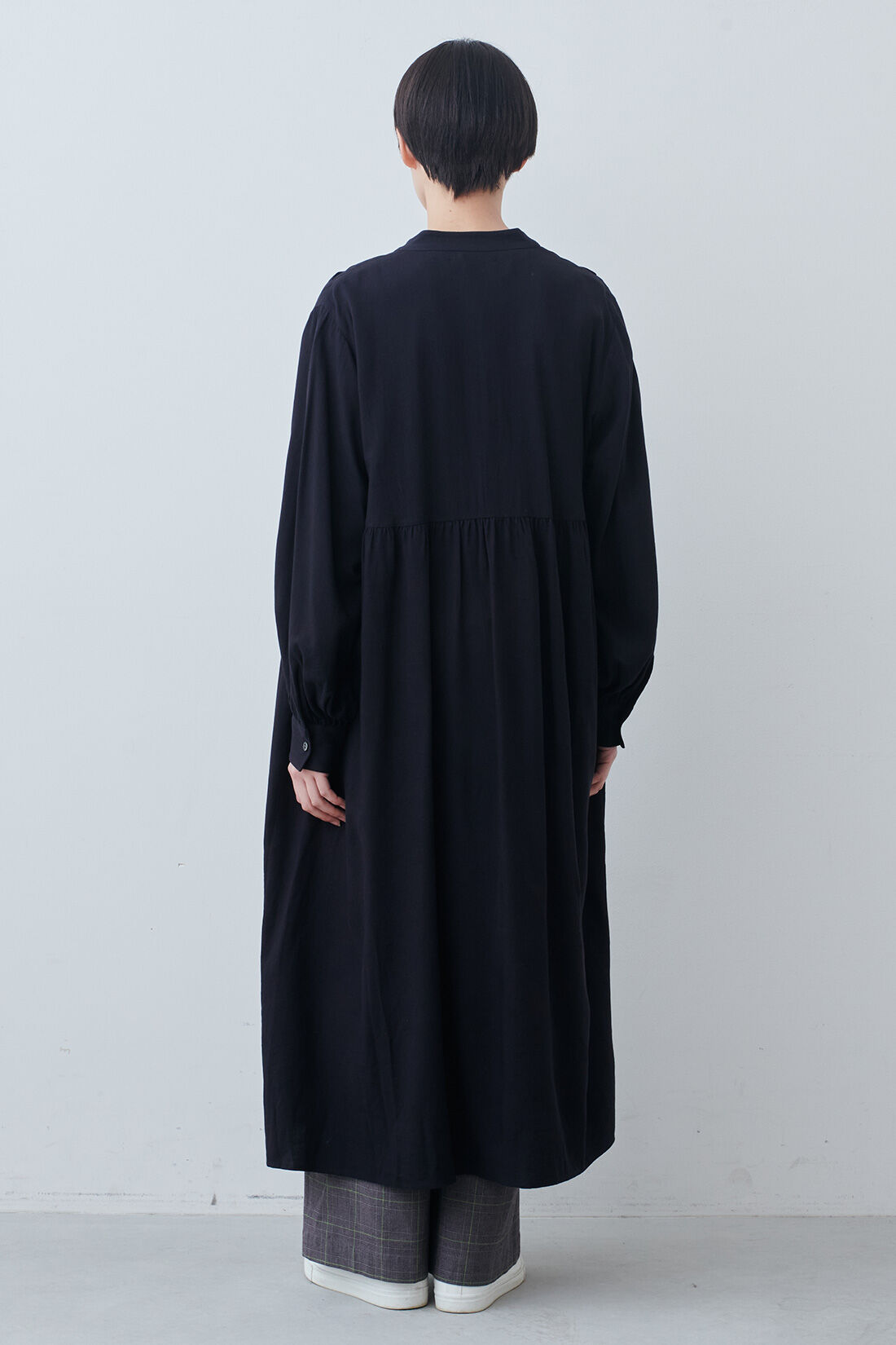 THREE FIFTY STANDARD|ピンタックのワンピース〈ブラック〉のコーディネート