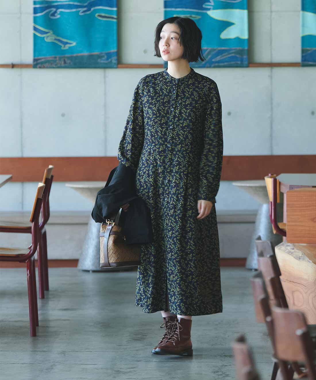 THREE FIFTY STANDARD|シックな花柄のシャツワンピース〈ネイビー〉のコーディネート