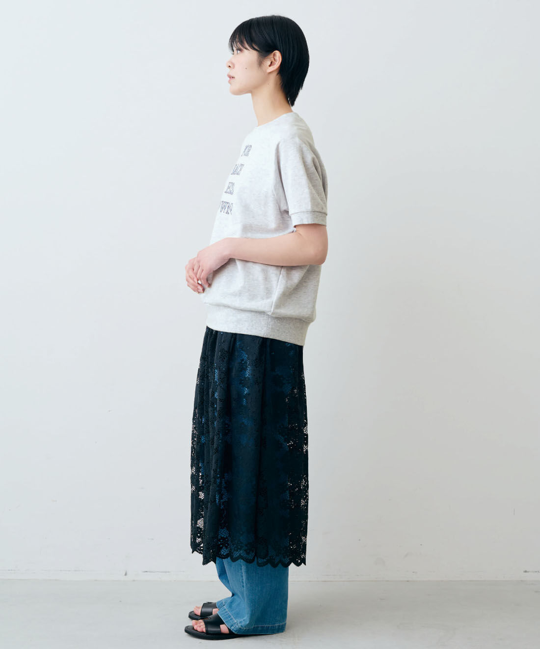 THREE FIFTY STANDARD|ライトデニムのタックワイドパンツのコーディネート