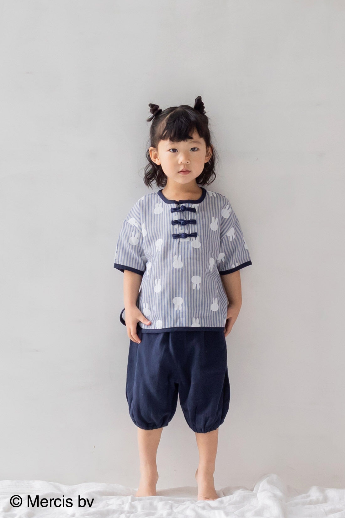 フェリシモMama|リブ イン コンフォート &times;miffy　ふわふわダブルガーゼのストライプ半袖キッズセットアップ|model:H97 　モデル用100サイズ