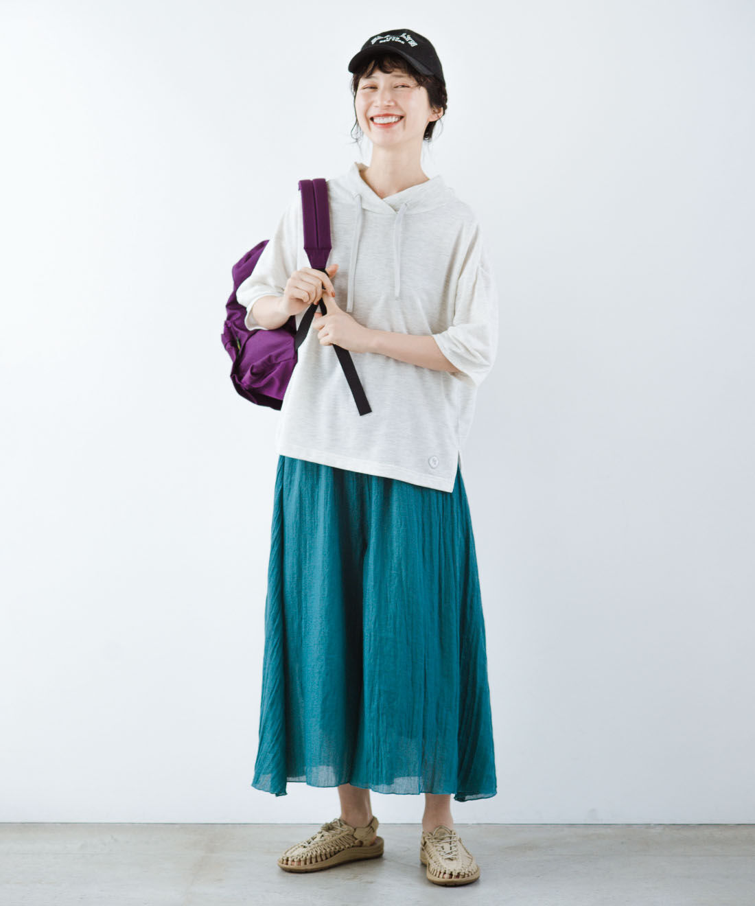 frauglatt|きれいめ顔のパーカー風トップス〈吸水速乾〉のコーディネート