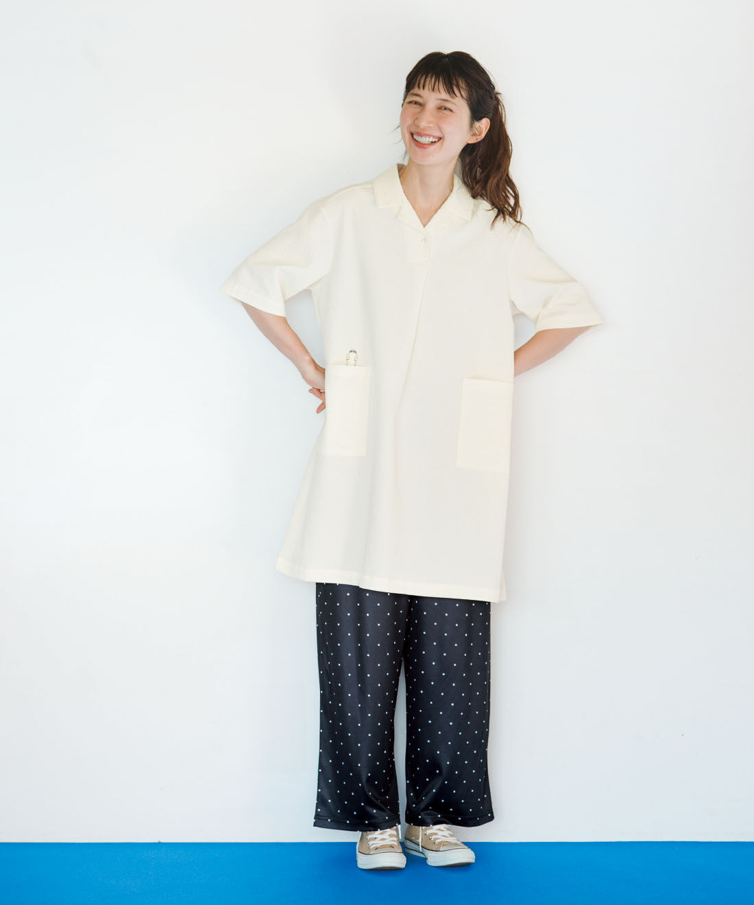 frauglatt|大人にちょうどいい 上品ドット柄らくちんゆるさらパンツ〈吸水速乾/接触冷感〉のコーディネート