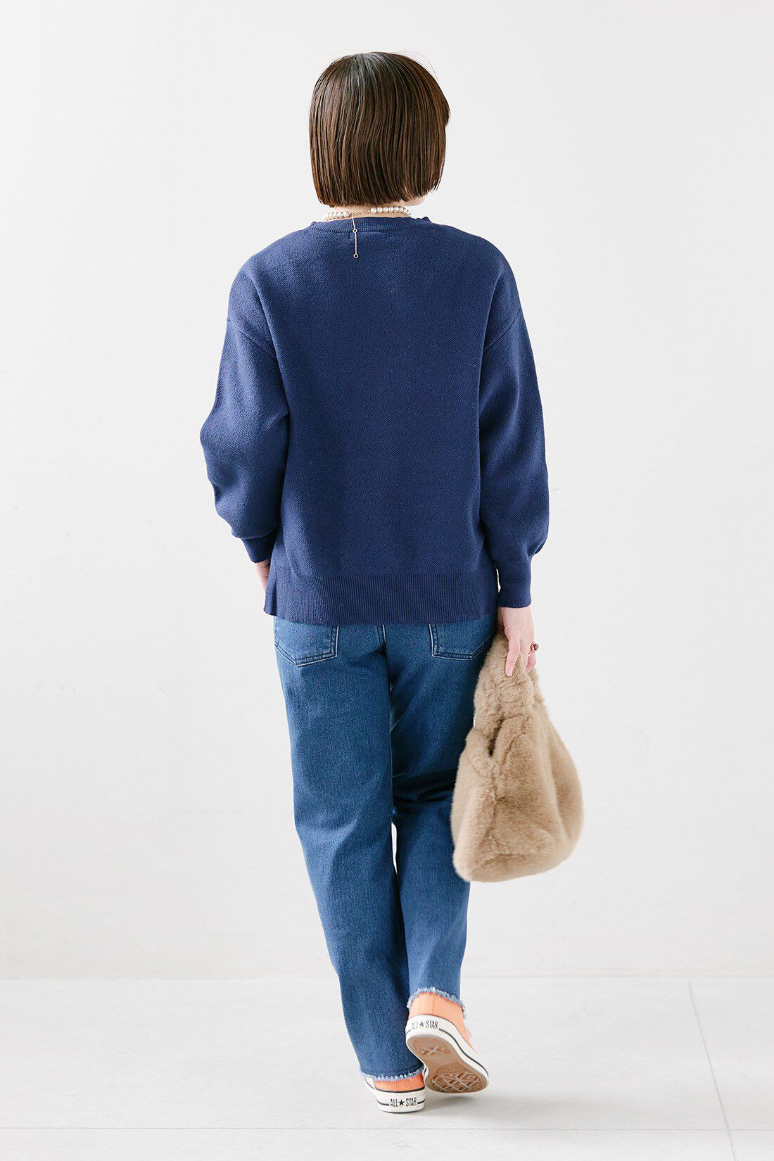 IEDIT|裏微起毛 すっきり細見え ストレート デニムパンツ〈ブルー〉のコーディネート|【着用サイズ】トップス：SP　パンツ：SP