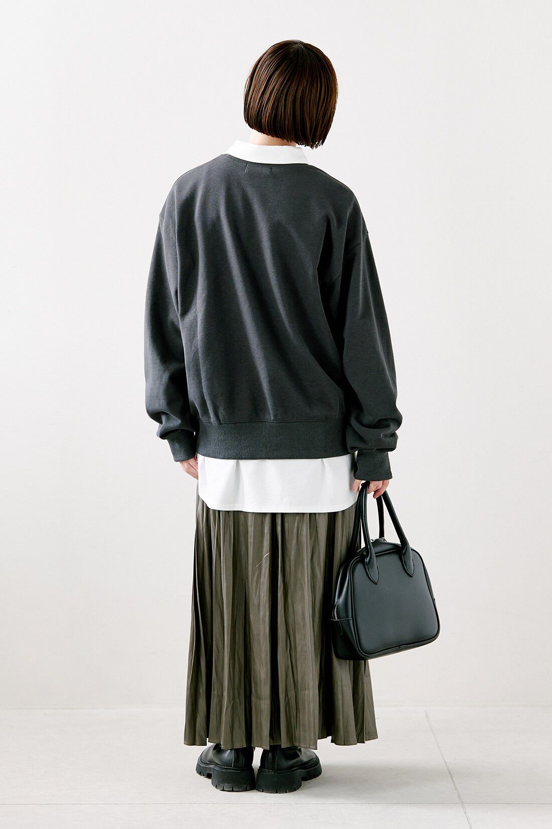 Live in  comfort|Saturday Evening Post プリントトレーナー〈チャコールグレー〉のコーディネート|【着用サイズ】スウェット：M　スカート：MP