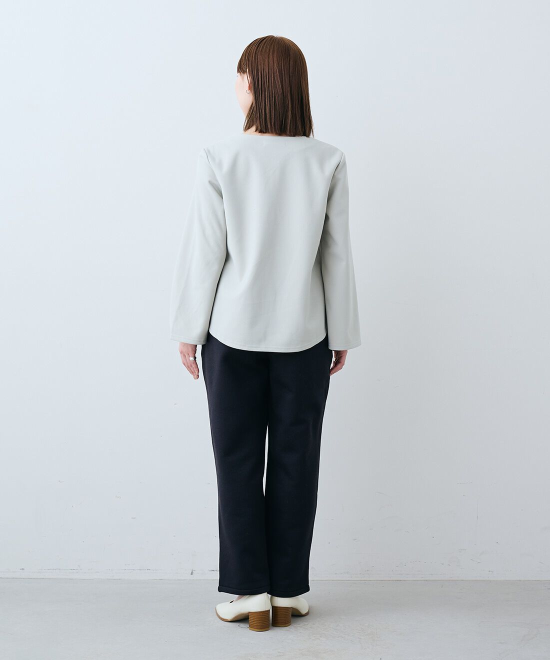 IEDIT|ほっと適温トップス〈グリーン〉ＩＥのコーディネート|モデル身長：150cm　トップス着用サイズ：SP　ボトムス着用サイズ：SP