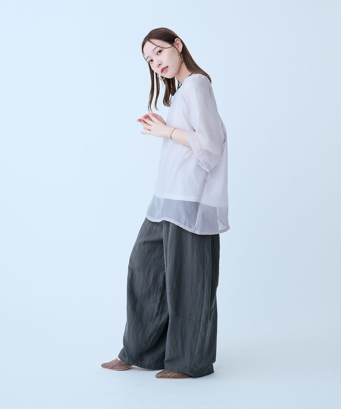 MEDE19F|カットソー ドッキングのソフトオーガンジー シアーレイヤード トップスのコーディネート