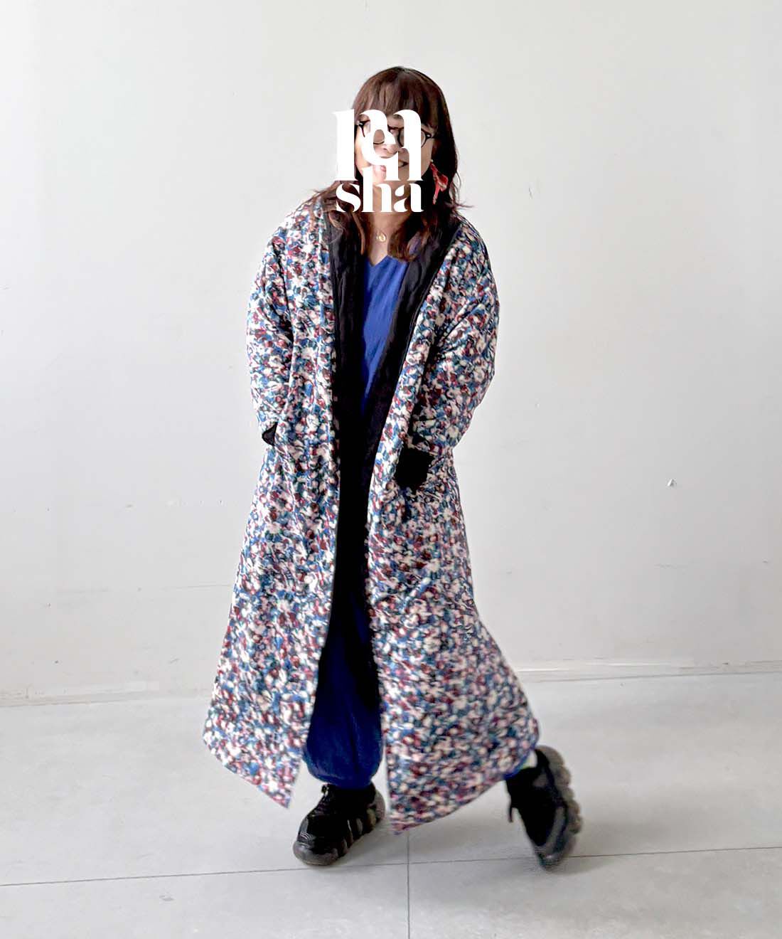 mensha!|(マフラー付き) リバーシブルコート〈花&times;ブラック〉のコーディネート