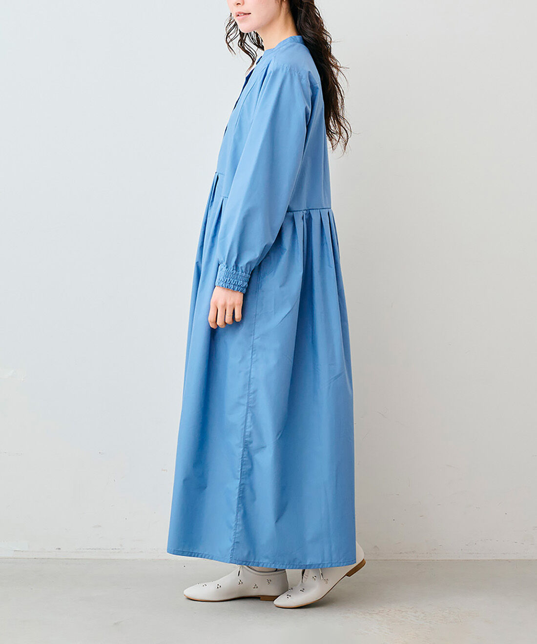 Live in  comfort|リブ イン コンフォート　栞里ちゃんとつくった 大人の長袖ドラマティックワンピース〈ライトブルー〉