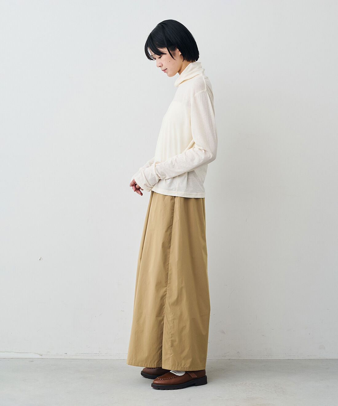 Live in  comfort|リブ イン コンフォート 素肌のように心地よい 綿100％のシアースキンハイネックトップス〈アイボリー〉