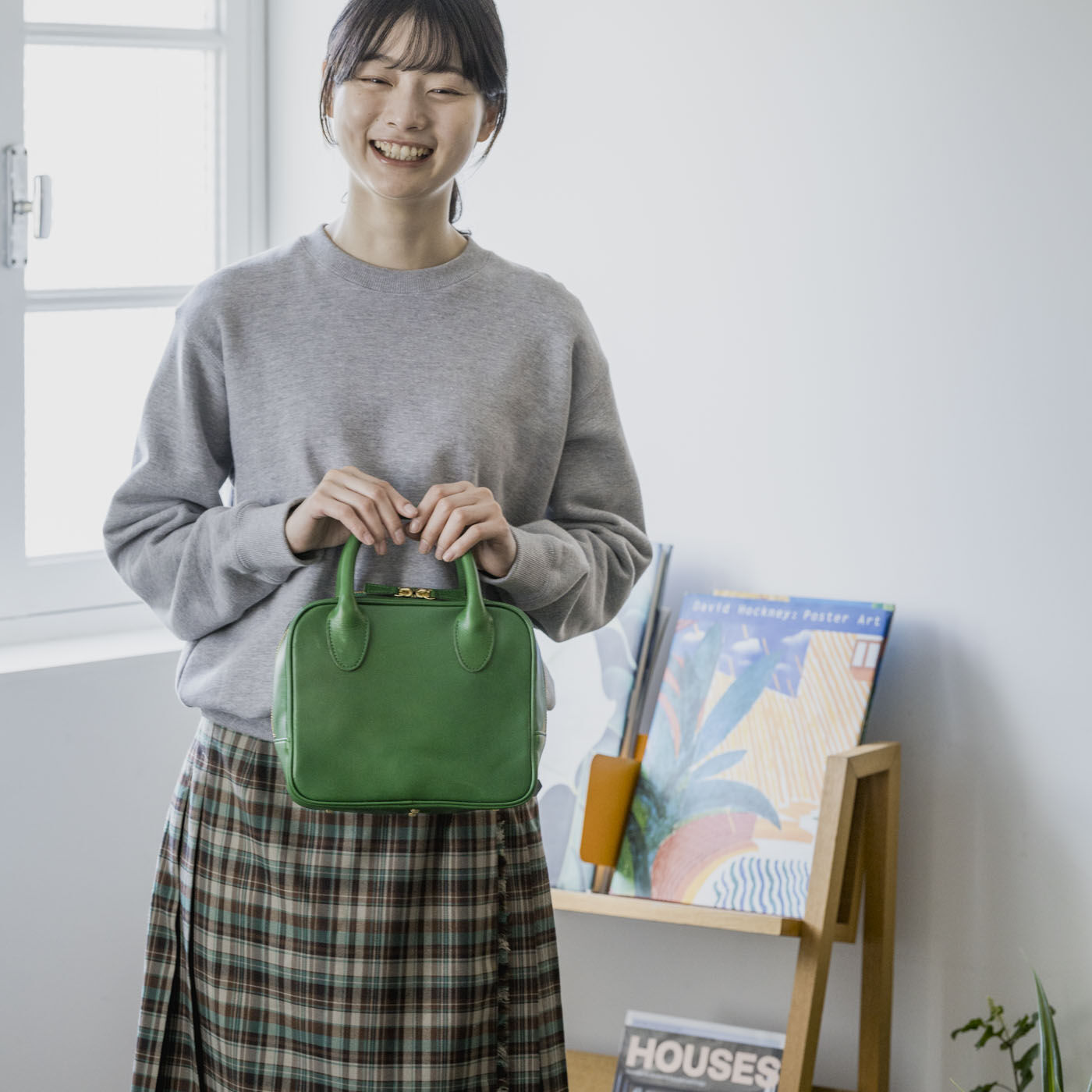 フェリシモの雑貨 Kraso|プランナー山猫と鞄デザイナーが作った 職人本革のカレバッグ〈シーウィードグリーン〉[本革 鞄：日本製]