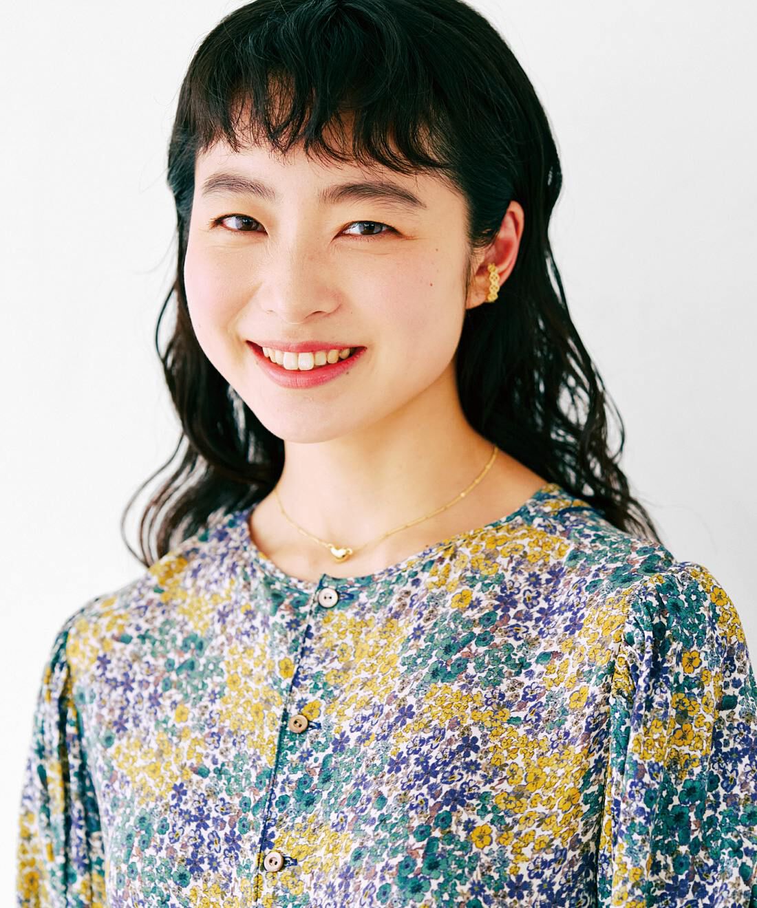 フェリシモの雑貨 Kraso|スタイリストりさ&times;UP.de　秒で華やぐ！マグネット着脱ネックレス＆イヤカフにもなるリングセットの会〈ゴールドカラー〉|お休みルン♪ おめかししましょ