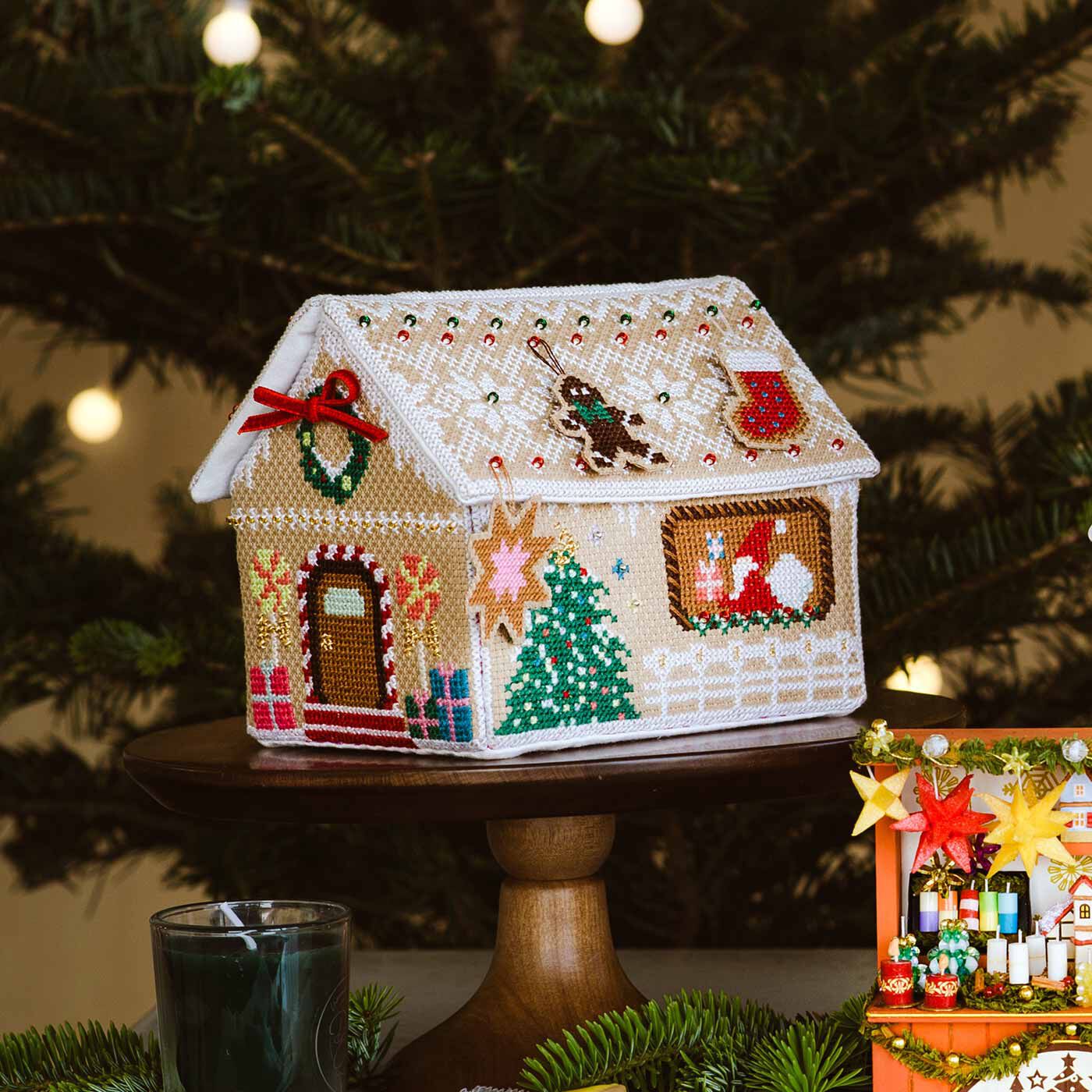 クチュリエ|【タイプが選べる】クリスマスのあこがれを詰め込んで クロスステッチで作るジンジャーブレッドハウス
