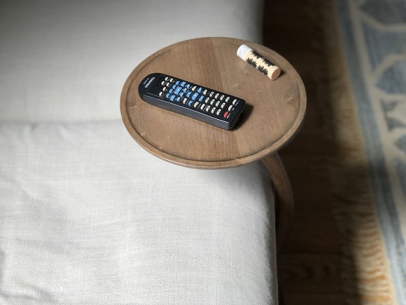 アンティークな佇(たたず)まい ちょい置きラウンドミニテーブル〈ユーズドセピアブラウン〉