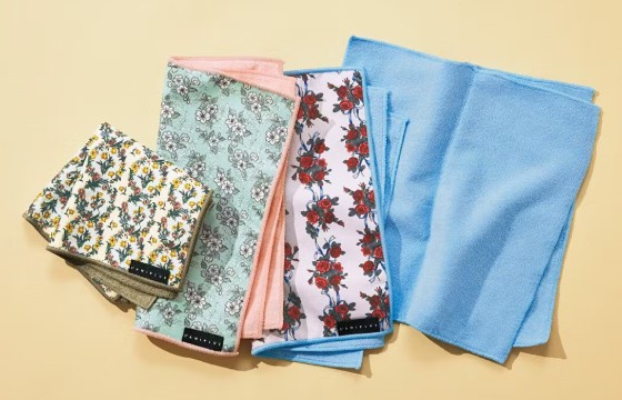 いっしょ買い：ラミプリュス　バッグの湿りストレスにさよなら　ぬれた面を内側にしまえる　防水×吸水パイルのT字ハンカチの会