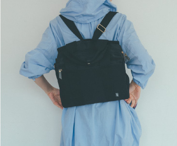 荷物を仕切ってすっきり収納 Tトート〈ブラック・撥水（はっすい）3-WAY〉1個 &yen;4,500（+10% &yen;4,950）