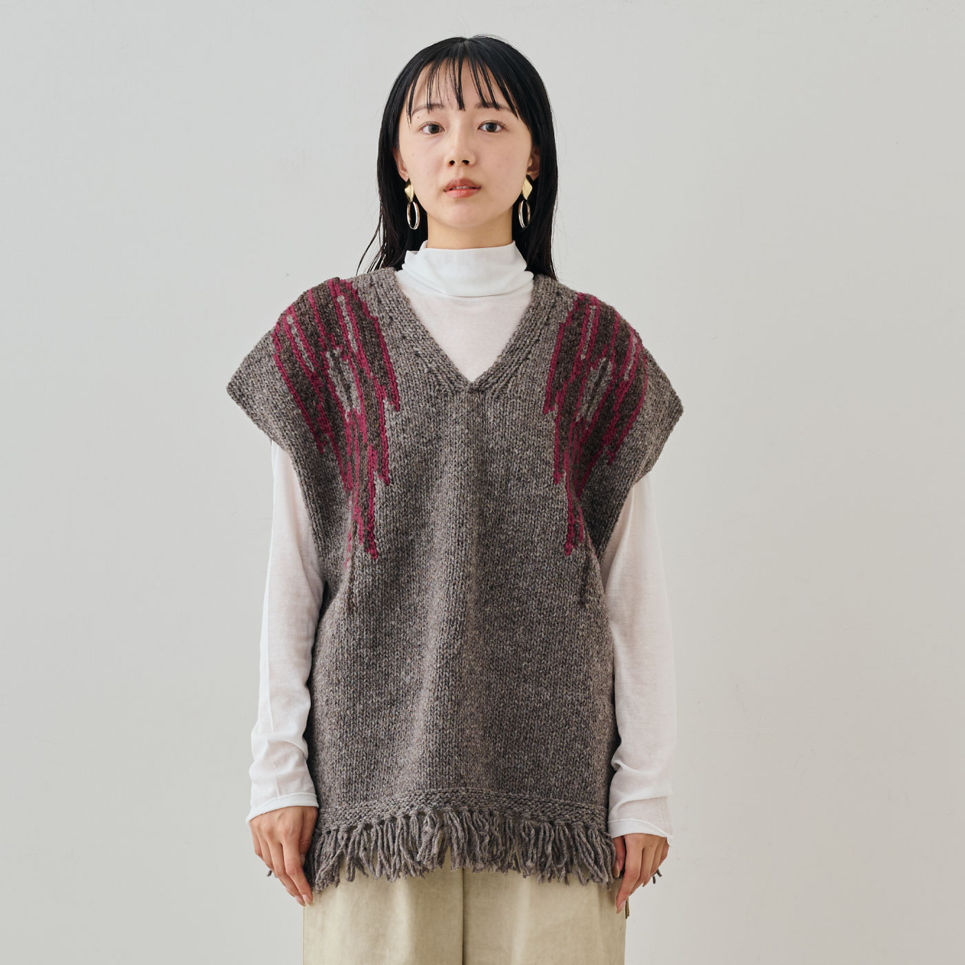 MEDE19F [メデ・ジュウキュウ]|ペルー手編み 民族柄ルーズニットベスト〈グレージュ〉